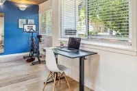 Designer Home Near Stanford/Tech Hub+AC/Gym/Office/BBQ/Parking. 2 Bed/1 Bath. - Wifi