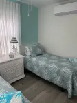 Steps to Beautiful Brigantine Beach. 1st. Floor Unit with Private Porch. - 부티크
