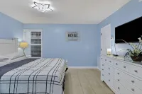 Newly renovated beachside condo - direct beach access