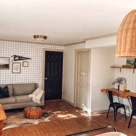 Steps to VT Campus & Cassell Cozy Blacksburg Studio Hotels in Blacksburg