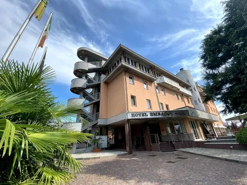 Hotel Embassy - piscine