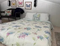 The Cottonwood at Hamilton Cove ~ Cabin Eighteen ~ Pet Friendly - Chalets