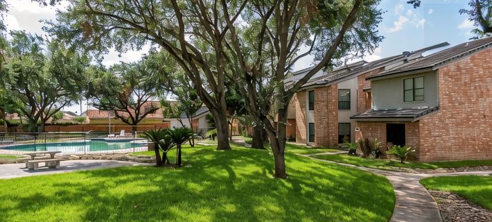 Texas-Sized Comfort w/ Pool Near DHR- Sleeps 14 Ξενοδοχεία στην πόλη Mcallen