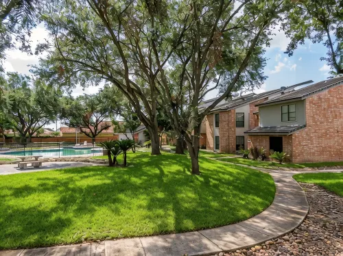 Texas-Sized Comfort w/ Pool Near DHR- Sleeps 14 - บูติค