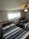 LAKEVIEW CONDO, only 3 steps into condo! Onsite parking and access to the lake. - Homestays