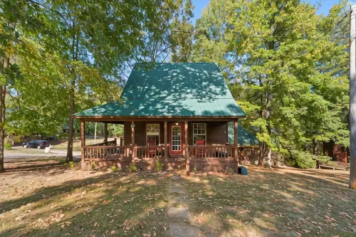 Cozy Cabin 3.5 min from Sportman's! - 4 stjerner
