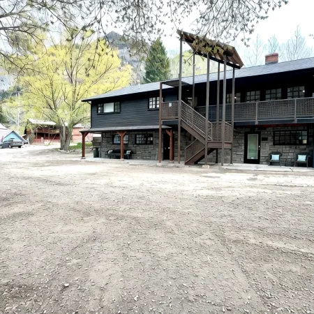 Ouray Basecamp. Walk to Restaurants, Shops & Hot Springs. Large 2Br/2BA