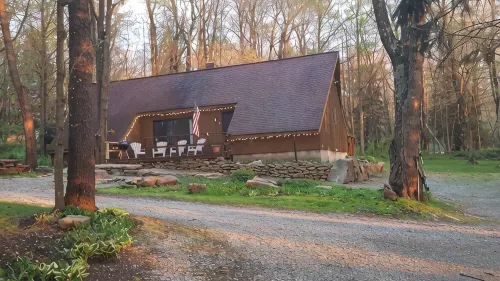 Seven Springs Cabin - Fox Tail Chalet - Authentic, Pet Friendly Log Cabin Chalet - Chalets