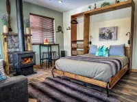 Relax with amazing 360° mountain views in this cozy Alaskan tiny cabin! - Chalets