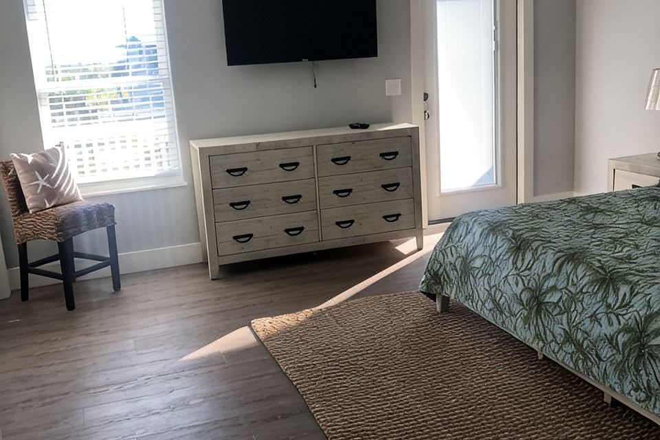 Photo 4 of 6