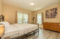 Spacious Massachusetts Apartment #2 - Wifi