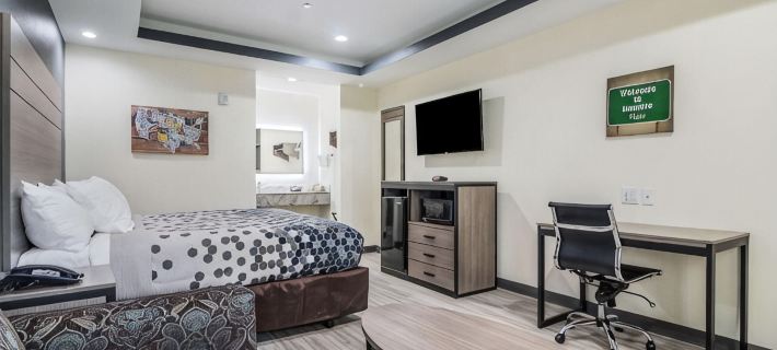 Regency Inn & Suites Humble FM1960 - IAH Airport Hotels in Humble