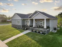 Modern comfort, small town charm. Room for all to visit, rest retreat or create - 3-Sterne