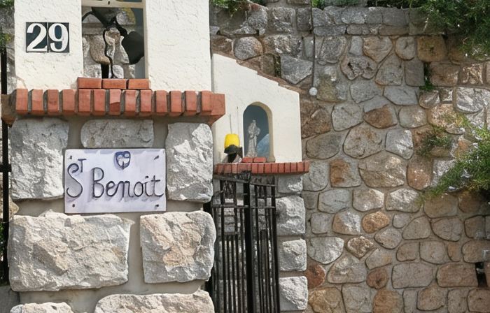 Apartment lux 1 bedroom, independent in villa, swimming pool, view Grasse and sea