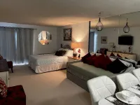 Newly renovated- beautiful Condo near the Beach- Sleeps 4 Linen /Towels Provided - Condos