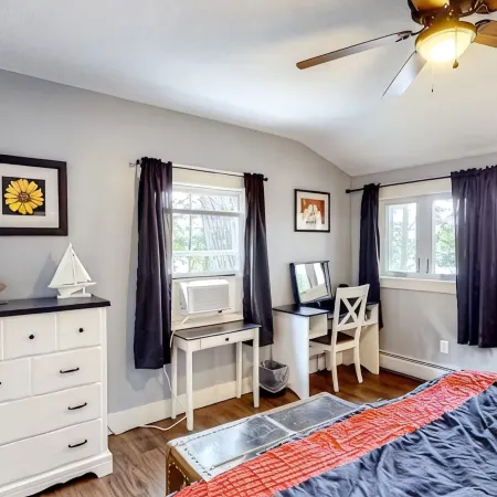 Quiet Leonard Lake Retreat,  Beautiful Waterfront Home