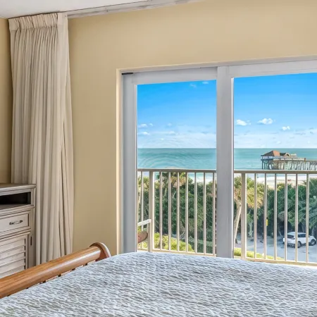 ⛱️ BEACHFRONT PENTHOUSE VIEWS