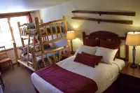 Amazing location! TRUE Ski-In/Out @ Winter Park Slopeside ZML. Sleeps 9, 2BR/2BA - 4-stjärniga
