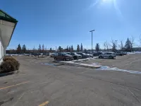 Divya Sutra Plaza and Conference Centre Calgary Airport - Bãi đậu xe