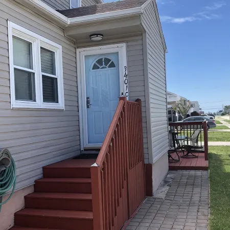Top Brigantine Location! Modern Home. Walk to Beach, Eateries. Dogs Welcome.