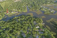 3Br/2BA w/Water Views-Game Room-Dock. Near Downtown Ocean Springs! Twin Palms - Homestays