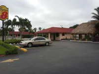 Super 8 by Wyndham, Florida City/Homestead/Everglades - Parking