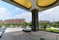 Suzhou International Hotel - موقف سيارات