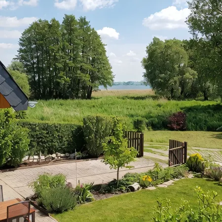 A Small, Lovingly Decorated Vacation Home Right on Lake Uckersee