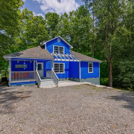 Lake Gaston Lyons creek 3 bedroom plus bunkbed loft 2 bathroom sleeps 10-12