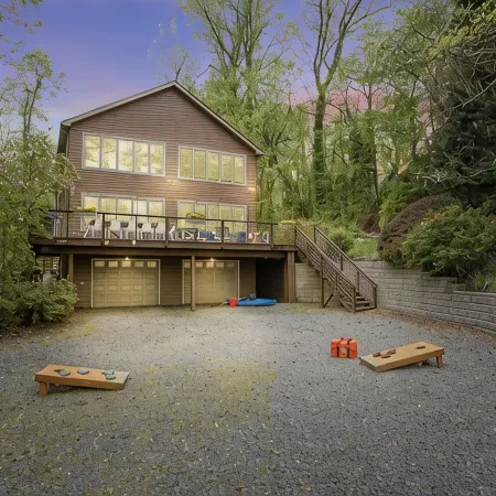 Family Luxury: 5Br, Beach, Kayaks, GameRm, Arcade, MovieRm, PingPong, Fire Pit