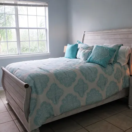 Your Next Magical Getaway! Spacious 3 Bedroom, 2 Bath Condo in Gated Community.