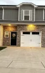 Beautiful Townhome with Pool - บูติค