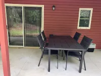 Unique barn shaped 2 bedroom cabin in Rogersville TN with AC, WiFi, dogs ok, - Alppimaja