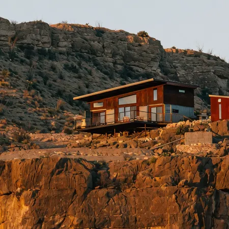Off-Grid, Modern Cliff House