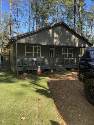 New Cabin in woods at pickwick.  3 BR 2 bath,  near Stateline ramp & state park - 3-Star