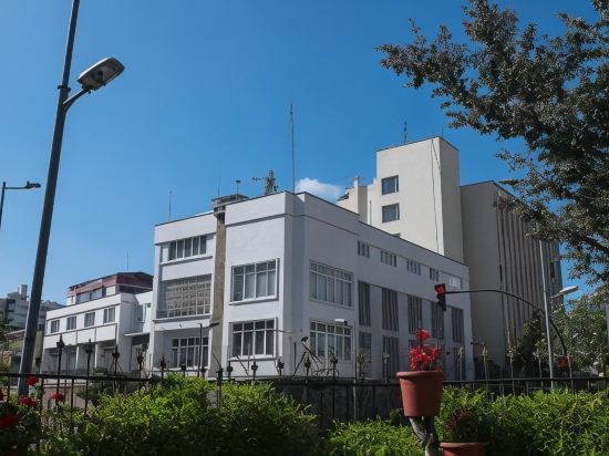 La Coupole Hotel