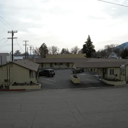 Lone Pine Budget Inn