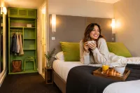 Hotel Inn Design Laval - parking