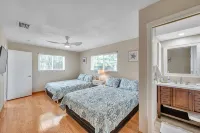 14 Guests · Large HEATED Pool · Tropical Backyard+BBQ · GYM · Beach: 3 miles - 4星級