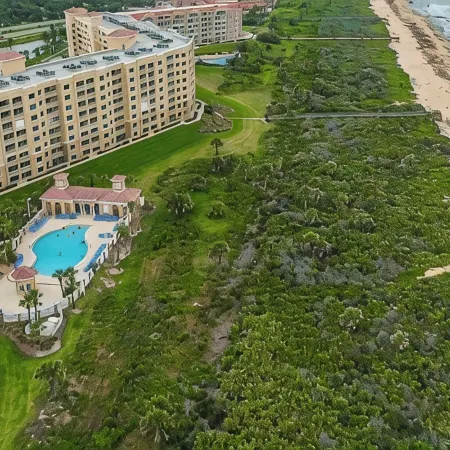 Oceanfront Retreat: Modern 3-Bedroom Condo in Palm Coast