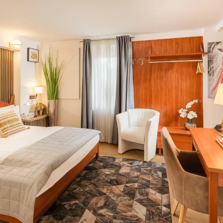Aristo Hotel
