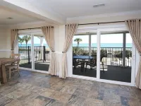 Beautiful 7 BD oceanfront house with a private pool located on the Golden Mile - Private Pools