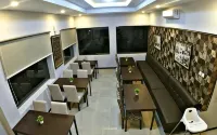 Front One Brani Solo - موقف سيارات