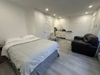 Hotel Mini Inc Hotels near Quebecor