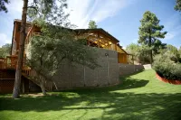 Secluded on 9 acres Beautiful 6,000+ Sq. Ft. Cabin, 6 Bd 4.25 Bath - Alphydda