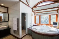 East Hampton Art House Bed and Breakfast - Hot Tub