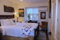 Luxury Tahoe Townhome. Panoramic Lake & Mountain Views. Sleeps Six. - balcony