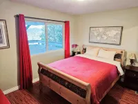 Panoramic Lake View!!! Modern 4 BD 2 BA/Level entry - Wi-Fi