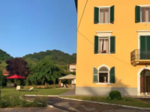 米克米民宿 卡拉拉酒店