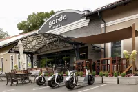 Garda Hotel Hotels near Main square